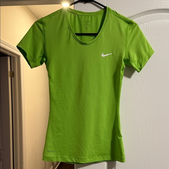 Nike Tops - Nike Women's Lime Green Short Sleeve Tee